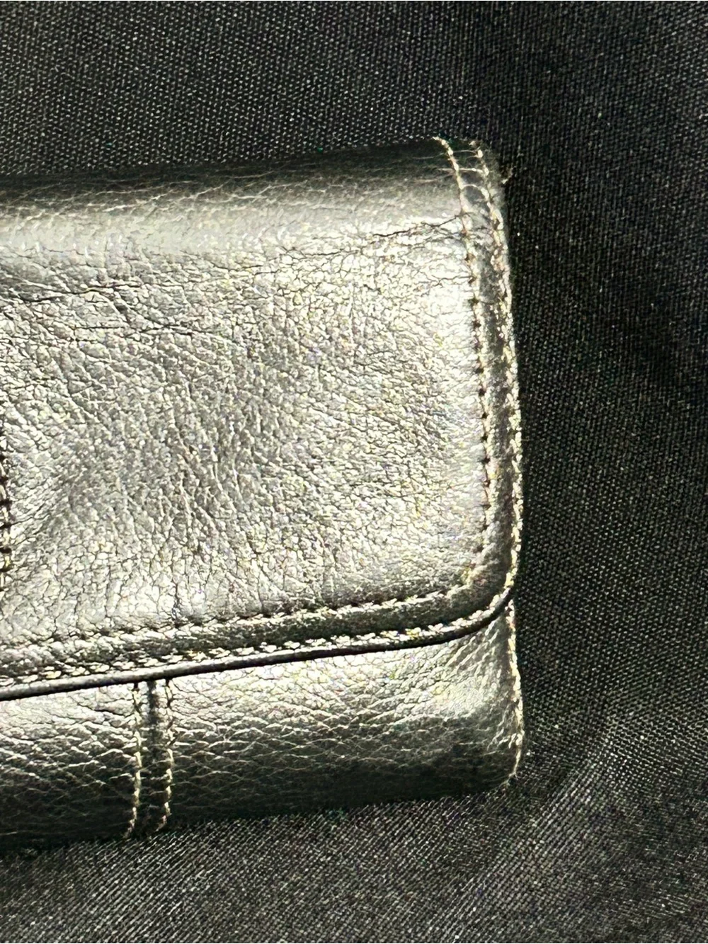 Tingnanello Leather Metallic Charcoal Gray Trifold Card Wallet with Logo Plaque